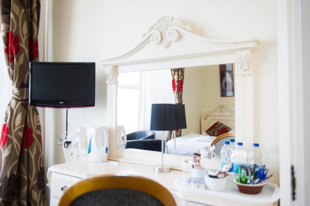 Queensbridge Hotel Аберистуит Экстерьер фото